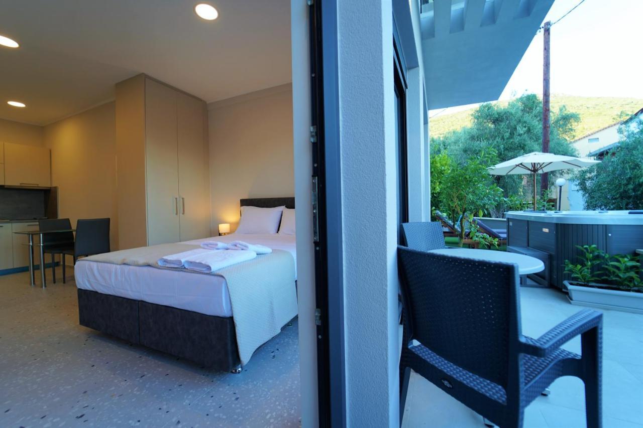 Moonlight Suites Parga Exteriör bild